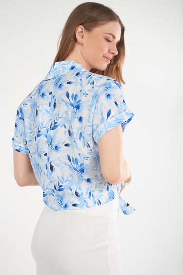 Magasinez la blouse fleurie à manches courtes de la nouvelle collection de la Boutique Colori - Shop the floral short sleeves blouse from new collection from Boutique Colori