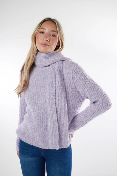 Magasinez le chandail avec un foulard de la nouvelle collection de la Boutique Colori. - Shop the sweater with scarf from new collection from Boutique Colori
