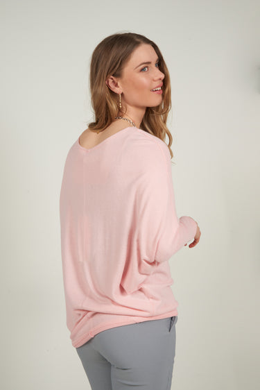 Magasinez le haut à manches chauve-souris de la nouvelle collection de la Boutique Colori - Shop the batwing sleeve top from new collection from Boutique Colori