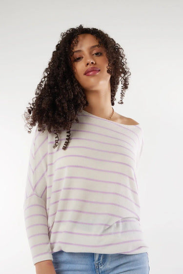 Magasinez le haut à manches chauve-souris de la nouvelle collection de la Boutique Colori - Shop the batwing sleeve top from new collection from Boutique Colori