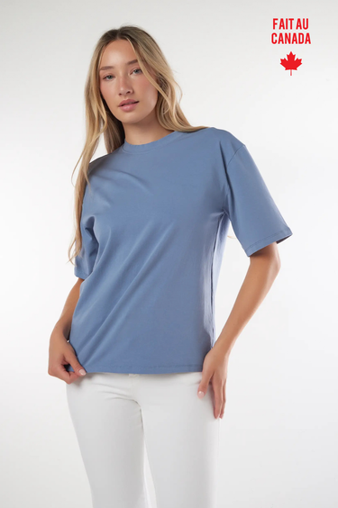 Magasinez le haut ample à manches courtes de la nouvelle collection de la Boutique Colori - Shop the oversized short-sleeved top from new collection from Boutique Colori