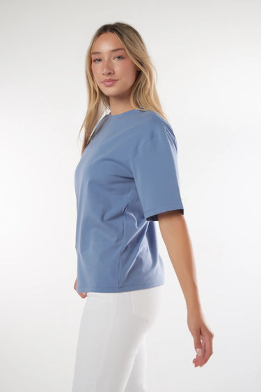 Magasinez le haut ample à manches courtes de la nouvelle collection de la Boutique Colori - Shop the oversized short-sleeved top from new collection from Boutique Colori