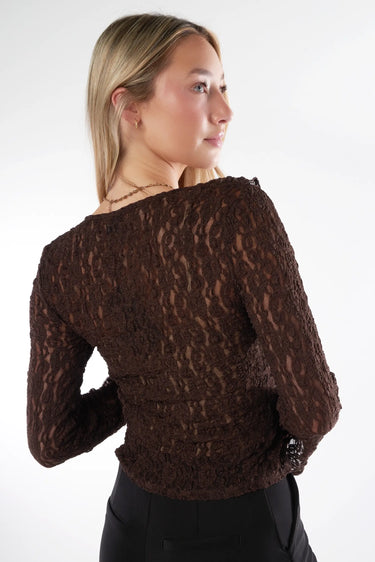 Magasinez le haut en dentelle à manches longues de la nouvelle collection de la Boutique Colori - Shop the long-sleeved lace top from new collection from Boutique Colori