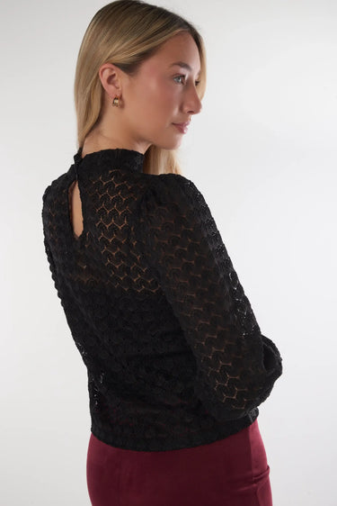 Magasinez le haut en dentelle à manches longues de la nouvelle collection de la Boutique Colori - Shop the long-sleeved lace top from new collection from Boutique Colori