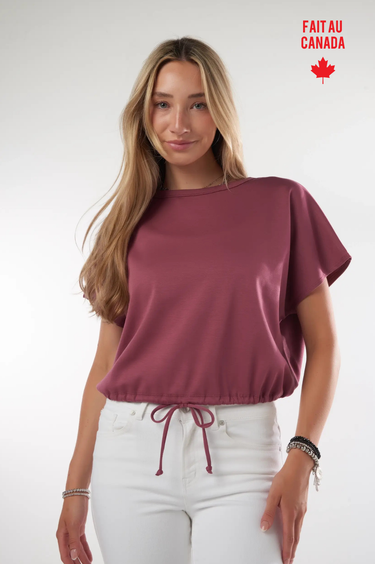 Magasinez le haut ample à manches courtes de la nouvelle collection de la Boutique Colori - Shop the oversized short-sleeved top from new collection from Boutique Colori