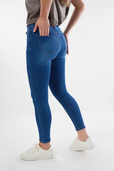 Magasinez le jean à jambe étroite de la nouvelle collection de la Boutique Colori - Shop the skinny jeans from new collection from Boutique Colori