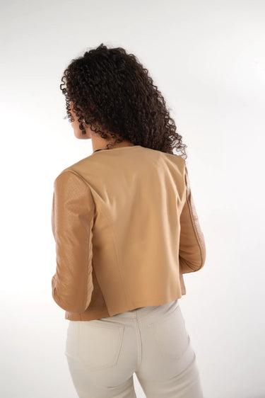 Magasinez la veste ouverte en faux cuir de la nouvelle collection de la Boutique Colori - Shop the open faux leather jacket from new collection from Boutique Colori