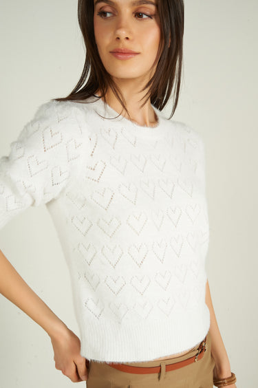 Magasinez le chandail duveteux avec coeurs de Colori - Shop the fuzzy sweater with hearts from Colori
