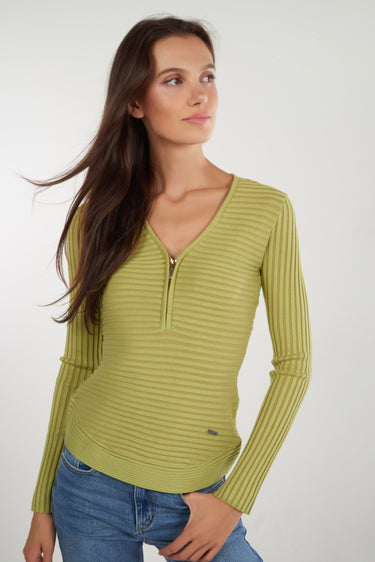 Magasinez le chandail col en V avec demi zip de Colori - Shop the half-zip V-neck top from Colori