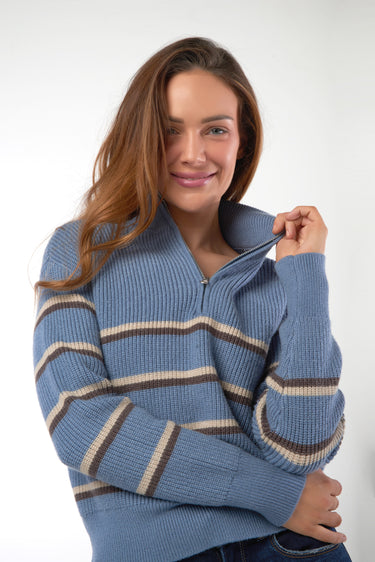 Magasinez le chandail rayé avec zip de Colori - Shop the striped sweater with zipper from Colori