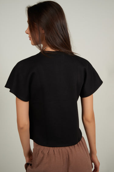 Magasinez le haut basique sans manches de Colori - Shop the sleeveless basic top from Colori