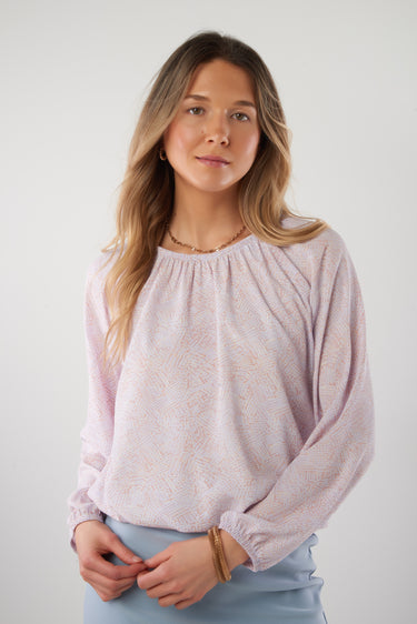 Magasinez le haut imprimé en chiffon de Colori - Shop the printed chiffon top from Colori