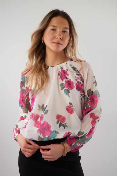 Magasinez le haut imprimé en chiffon de Colori - Shop the printed chiffon top from Colori