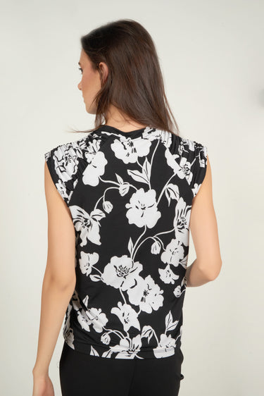 Magasinez le haut transparent fleuri de Colori - Shop the sheer floral top from Colori