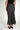 Magasinez la jupe midi en satin de Colori - Shop the satin midi skirt from Colori