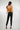 Magasinez le pantalon étroit avec ceinture de Colori - Shop the fitted pants with belt from Colori