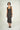 Magasinez la robe midi brillante de Colori - Shop the shiny midi dress from Colori