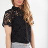 Magasinez la blouse en dentelle de la nouvelle collection de la Boutique Colori - Shop the lace blouse  from new collection from Boutique Colori