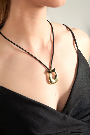 Magasinez le collier élégant de la nouvelle collection de la Boutique Colori - Shop the elegant necklace from new collection from Boutique Colori