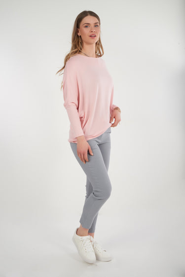 Magasinez le haut à manches chauve-souris de la nouvelle collection de la Boutique Colori - Shop the batwing sleeve top from new collection from Boutique Colori