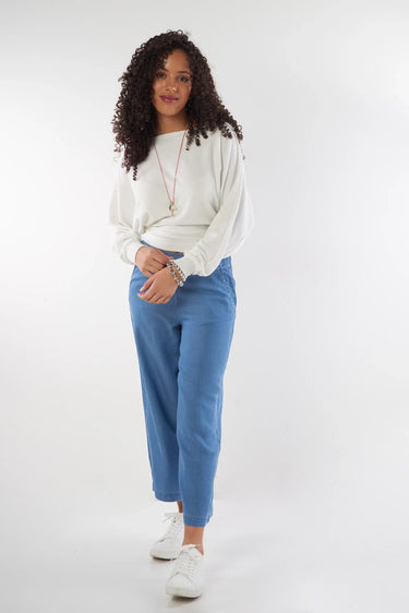 Magasinez le haut à manches chauve-souris de la nouvelle collection de la Boutique Colori - Shop the batwing sleeve top from new collection from Boutique Colori 