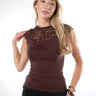 Magasinez le haut en dentelle à manches courtes de la nouvelle collection de la Boutique Colori - Shop the short-sleeved lace top from new collection from Boutique Colori