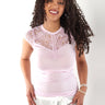Magasinez le haut en dentelle à manches courtes de la nouvelle collection de la Boutique Colori - Shop the short-sleeved lace top from new collection from Boutique Colori