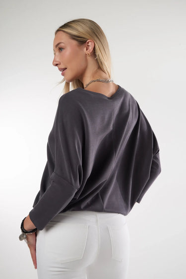 Magasinez le haut à manches chauve- souris de la nouvelle collection de la Boutique Colori - Shop the batwing sleeve top from new collection from Boutique Colori