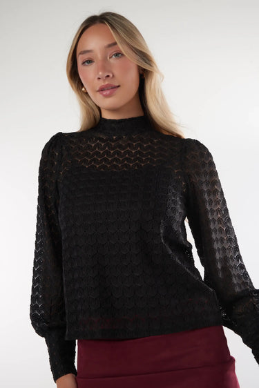 Magasinez le haut en dentelle à manches longues de la nouvelle collection de la Boutique Colori - Shop the long-sleeved lace top from new collection from Boutique Colori