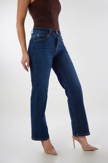 Magasinez le jean à jambe large de la nouvelle collection de la Boutique Colori - Shop the wide-leg jeans from new collection from Boutique Colori