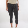 Magasinez le capri extensible de la nouvelle collection de la Boutique Colori - Shop the stretch capri from new collection from Boutique Colori