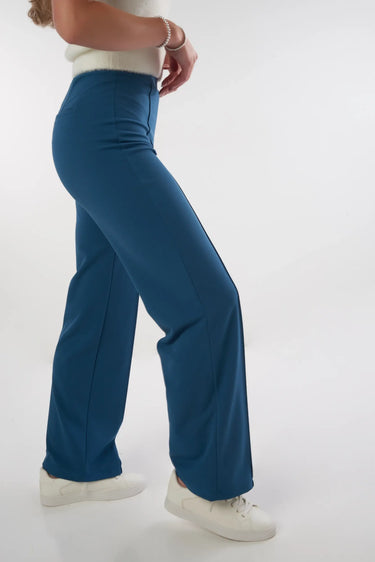 Magasinez le pantalon à jambe large de la nouvelle collection de la Boutique Colori  - Shop the wide-leg pants from new collection from Boutique Colori
