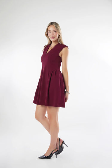 Magasinez la robe courte élégante de la nouvelle collection de la Boutique Colori - Shop the short elegant dress from new collection from Boutique Colori
