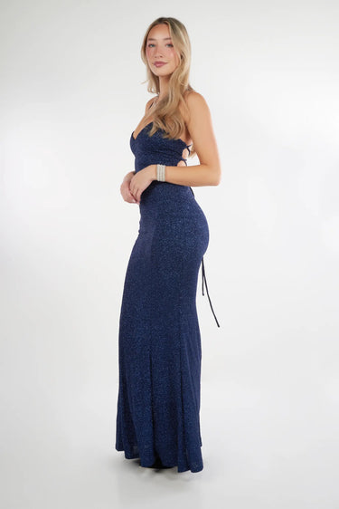 Magasinez la robe élégante à dos ouvert de la nouvelle collection de la Boutique Colori - Shop the elegant dress with open back from new collection from Boutique Colori