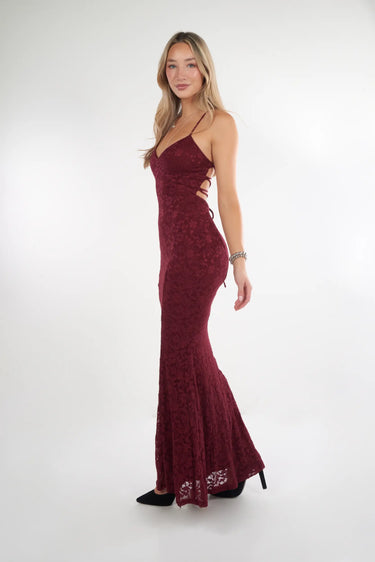 Magasinez la robe élégante à dos ouvert de la nouvelle collection de la Boutique Colori - Shop the elegant dress with open back from new collection from Boutique Colori
