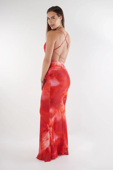 Magasinez la robe élégante à dos ouvert de la nouvelle collection de la Boutique Colori - Shop the elegant dress with open back from new collection from Boutique Colori