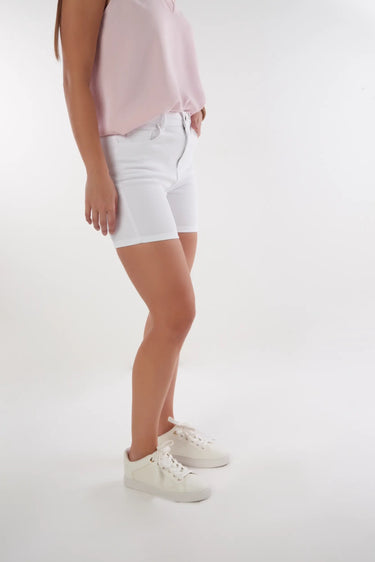 Magasinez le short en jean de la nouvelle collection de la Boutique Colori - Shop the denim shorts from new collection from Boutique Colori