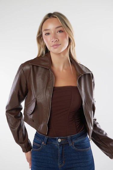 Magasinez la veste courte en faux cuir de la nouvelle collection de la Boutique Colori - Shop the short faux leather jacket from new collection from Boutique Colori