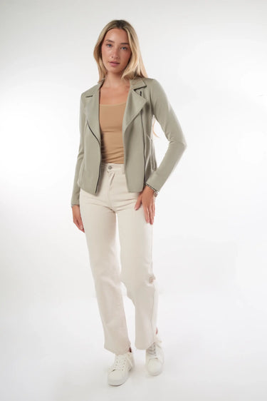 Magasinez la veste de la nouvelle collection de la Boutique Colori - Shop the jacket from new collection from Boutique Colori