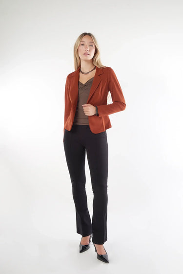 Magasinez le veston à manches longues de la nouvelle collection de la Boutique Colori - Shop the long sleeves blazer from new collection from Boutique Colori