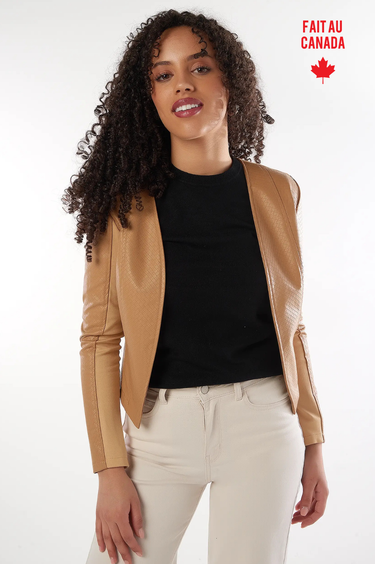 Magasinez la veste ouverte en faux cuir de la nouvelle collection de la Boutique Colori - Shop the open faux leather jacket from new collection from Boutique Colori