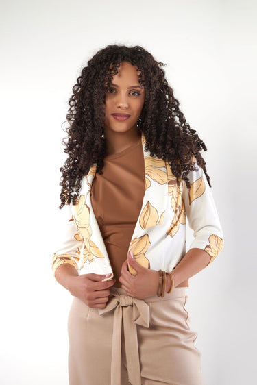 Magasinez le veston à manches froncées de la nouvelle collection de la Boutique Colori - Shop the ruched sleeves blazer from new collection from Boutique Colori