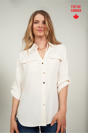 Magasinez la blouse col en V et manches trois-quarts de Colori - Shop the V-neck and three-quarter sleeves blouse from Colori