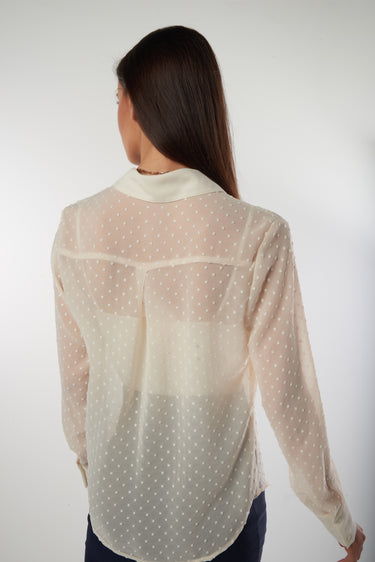 Magasinez la blouse en chiffon à pois en relief de Colori - Shop the swiss dot chiffon blouse from Colori