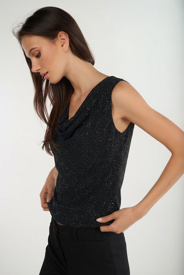 Magasinez le camisole brillante de Colori - Shop the shiny camisole from Colori