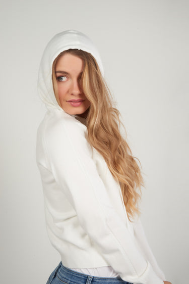 Magasinez le cardigan torsadé avec capuchon de Colori - Shop the cable knit hoodie cardigan from Colori