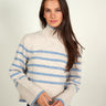 Magasinez le chandail court rayé à col montant de Colori - Shop the striped cropped turtleneck sweater from Colori