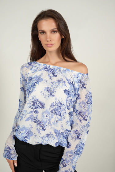 Magasinez le haut en chiffon à imprimé fleuri de Colori - Shop the floral chiffon top from Colori