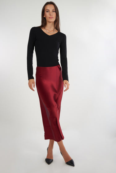 Magasinez la jupe midi en satin de Colori - Shop the midi satin skirt from Colori