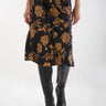 Magasinez la jupe midi en satin imprimée de Colori - Shop the printed satin midi skirt from Colori